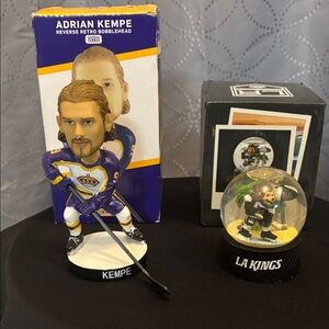 L.A.KINGS Player ADRIAN KEMPE Bobblehead with Stick.MASCOT”BAILY” Snow Globe.NEW
